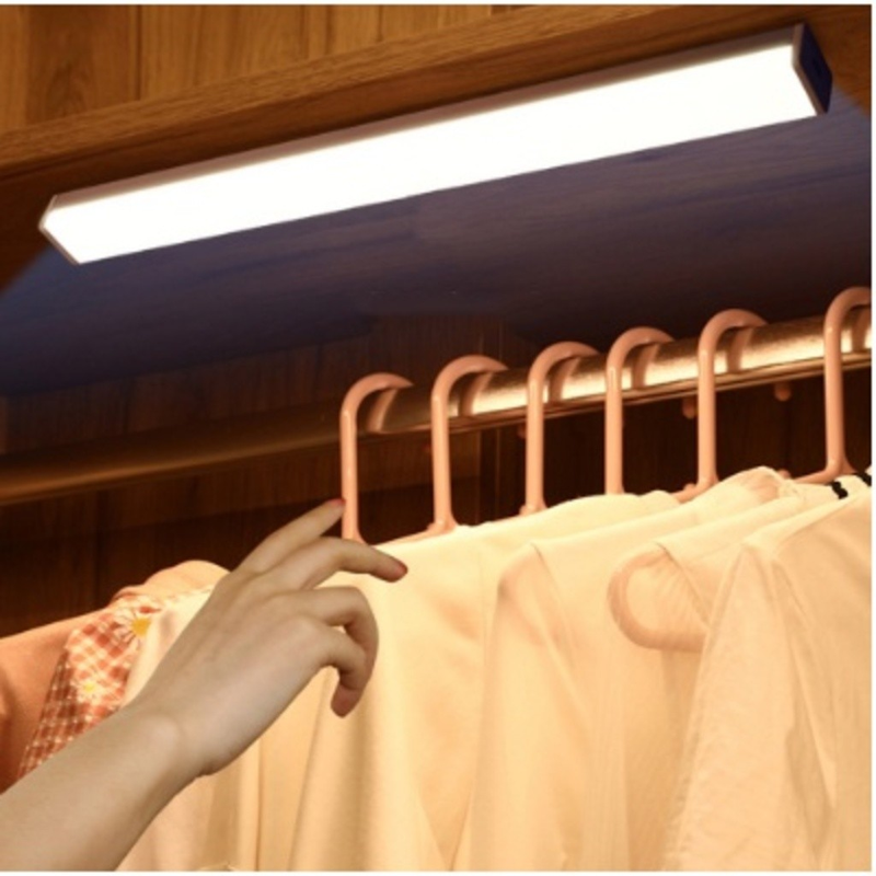 Lâmpada noturna LED com sensor de movimento sem fio USB recarregável para lâmpada de armário de cozinha guarda-roupa